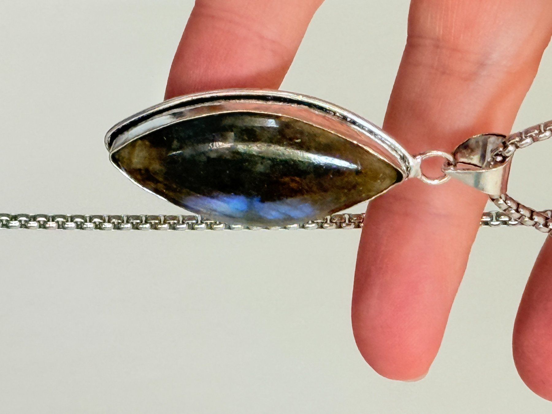 Colliers: Labradorite necklace – Neuf avec emballage d'origine à Genève par AGBERG 6
