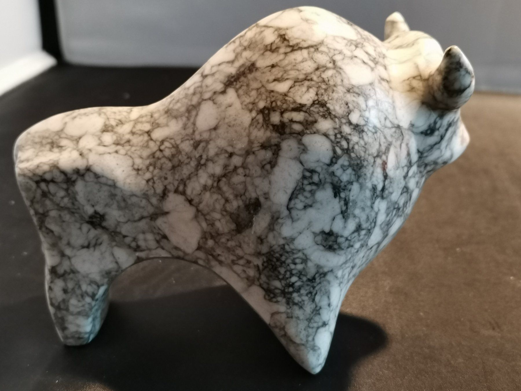 Skulpturen & Statuen: Bison Marmorgestein Skulptur – Gebraucht aus Suhr von Brocki-Suhr 2