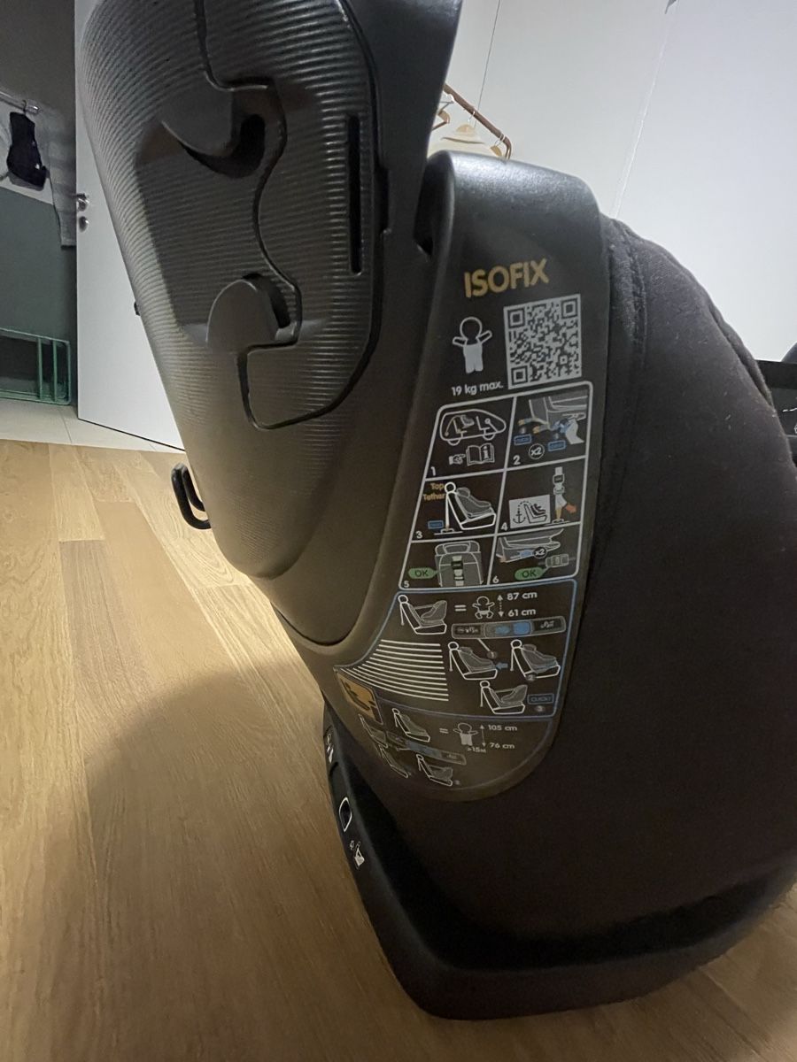 Maxi-Cosi Seggiolini per auto: Maxi cosi axissfix car seat  – Usato da Baar venduto da ali_l9sf 1