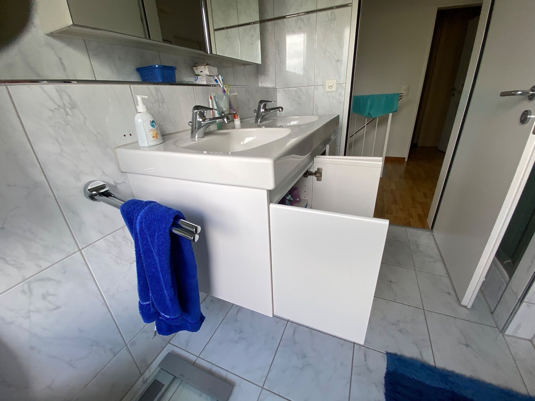 Mobili per bagno: Badezimmerschrank mit Doppelwaschtisch – Usato da Dietlikon venduto da Michi8049 2
