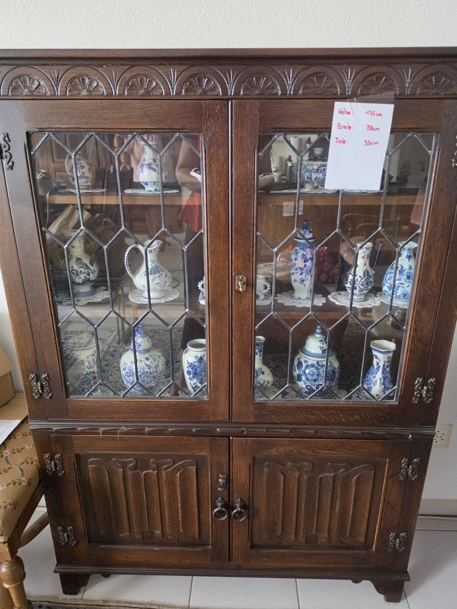 Vitrines: Vitrine Tudor – D'occasion à Urtenen-Schönbühl par dar_29sw