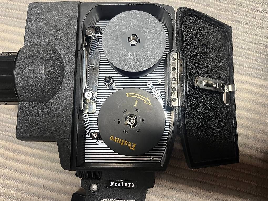 Videocamere: Caméra Super 8 Feature Reflex Zoom + sac vintage – Usato da La Chaux-de-Fonds venduto da Simone1180 3