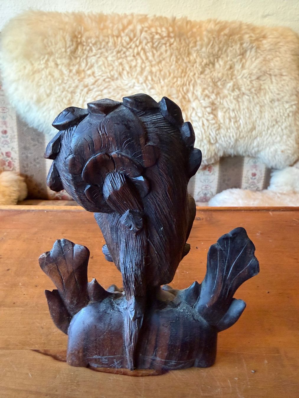 Sculture & Statue: Bali, geschnitzte Holzfigur, mit kunstvollem Blumen-Schmuck – Usato da Zofingen venduto da Schekke 4