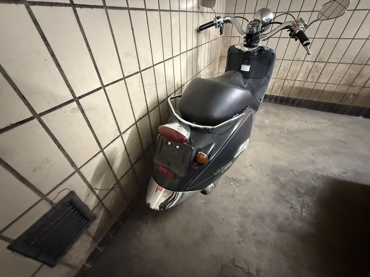 Aprilia Scooters: Aprilia Habana 50 Roller – Gebraucht aus Basel von John003 1