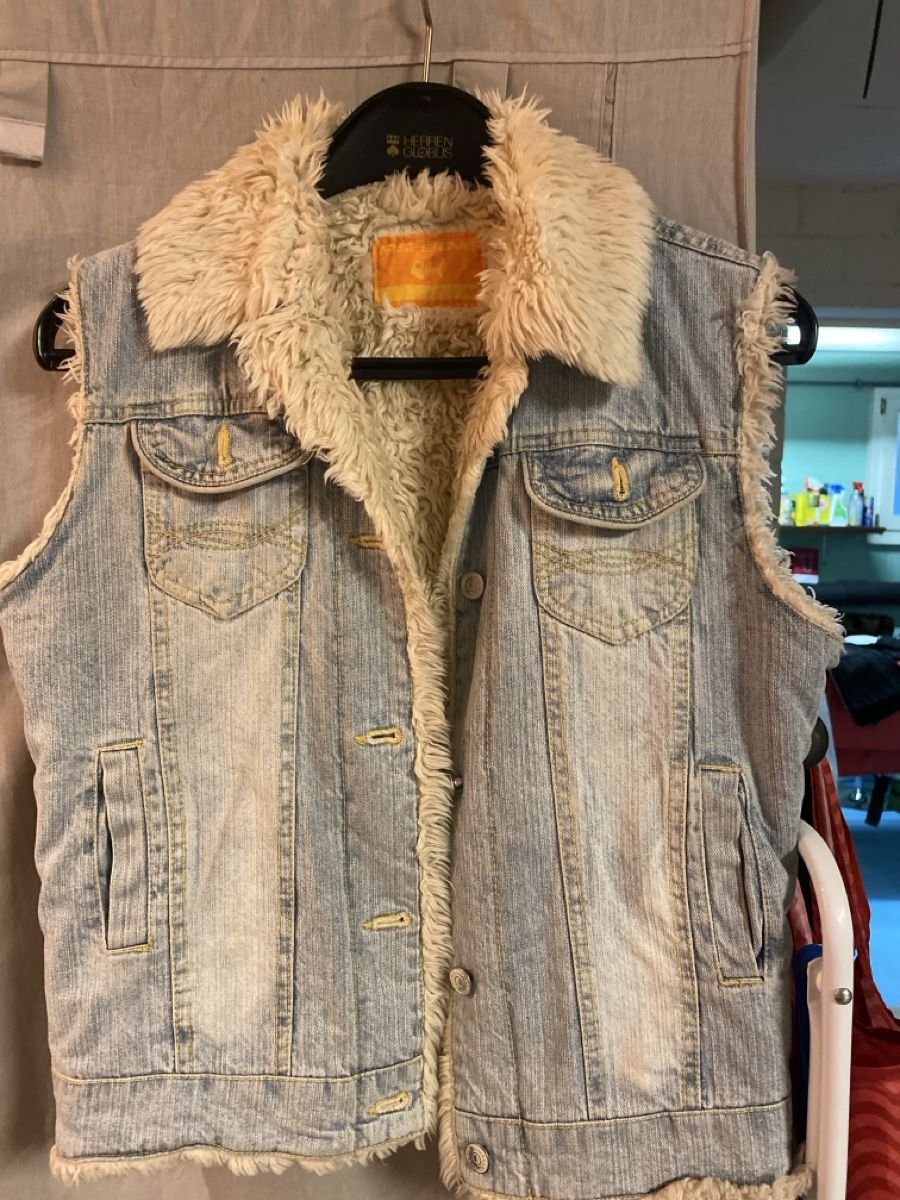 Gilets & Westen: Jeans Weste Fishbone mit Fellfutter Grösse M blau – Gebraucht aus Watt von Willis4
