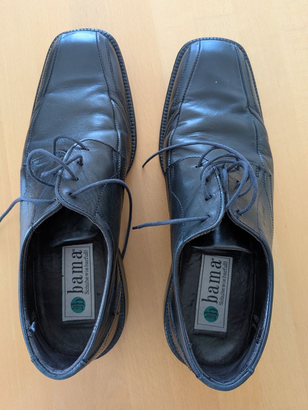 Scarpe da uomo: Schwarze BAMA Herrenschuhe Gr 43 – Usato da St. Gallen venduto da Bisaknosp
