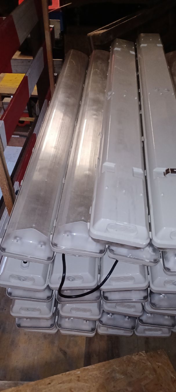 Lampadari & plafoniere: FL  Armaturen   1 – Usato da Zihlschlacht venduto da archenoah01 1