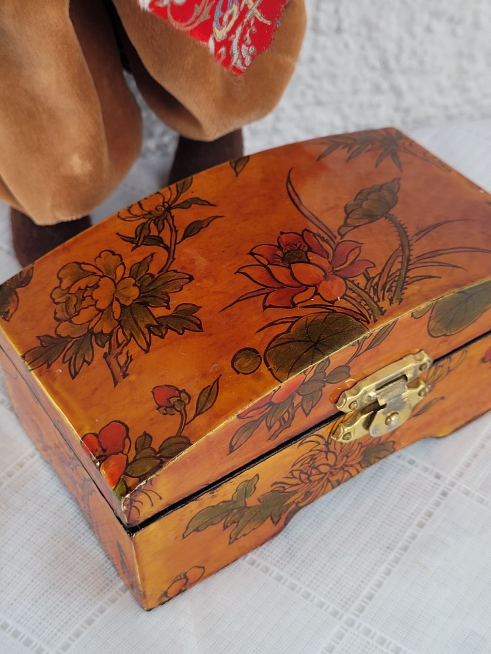 Tutte le decorazioni: Schöne Schwarzenberger Krippenfigur mit toller Schatulle – Usato da Buttikon SZ venduto da Corendo 5