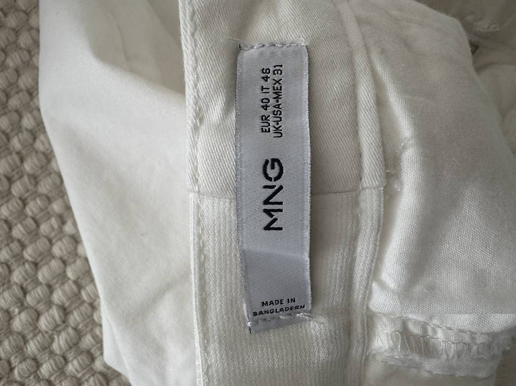 Pantaloni: Weisse Chino von Mango Gr.40 – Usato da Derendingen venduto da att_9kys 2