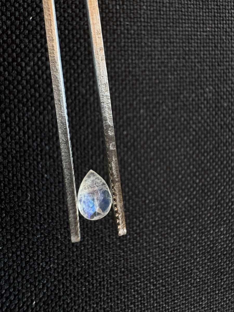 Pierres précieuses: Mondstein 0.7ct – Neuf avec emballage d'origine à Wängi par Horus90