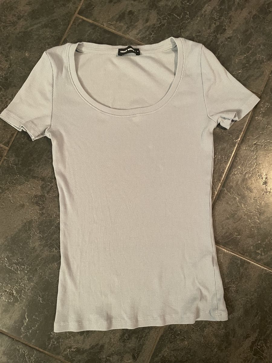 T-shirt: 4 Oberteile – Usato da Mettmenstetten venduto da sde_mnv2 4