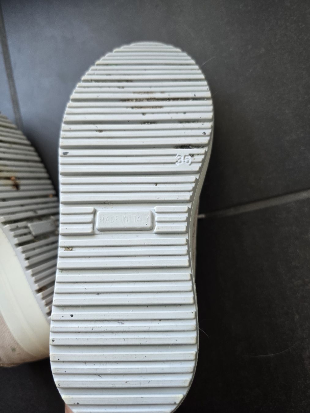 Damenschuhe: Damen Sneaker Grösse 35 – Gebraucht aus Unterentfelden von Panda-87 3