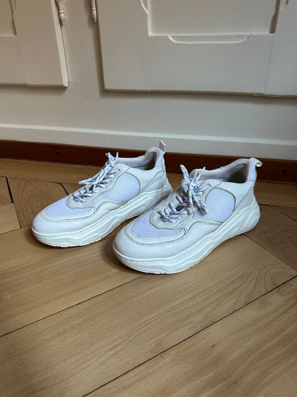 Damenschuhe: Sneaker weiss 39 – Gebraucht aus Zürich von Diazaio