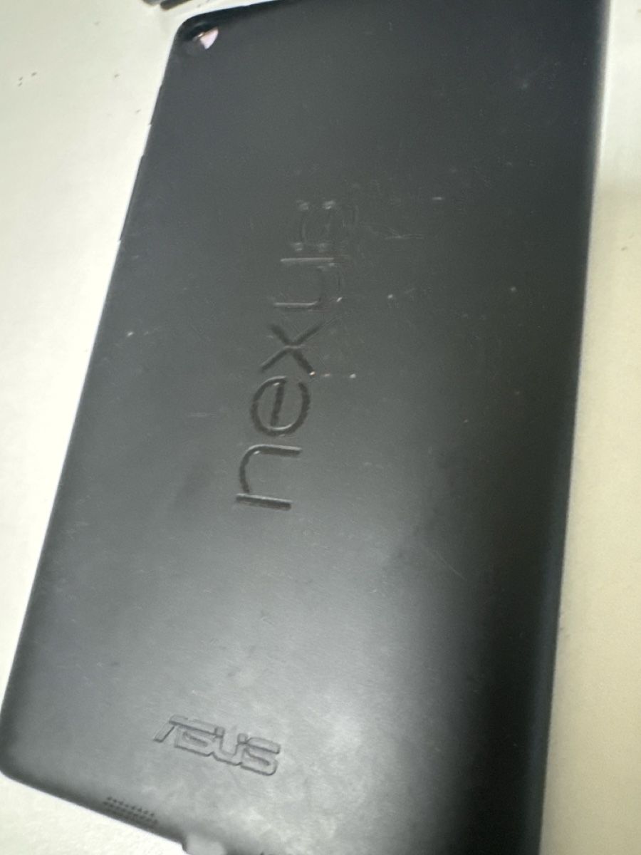 Asus Tablet PC: Asus Nexus-Tablet  – Defekt aus Riehen von M.S.DVD 2