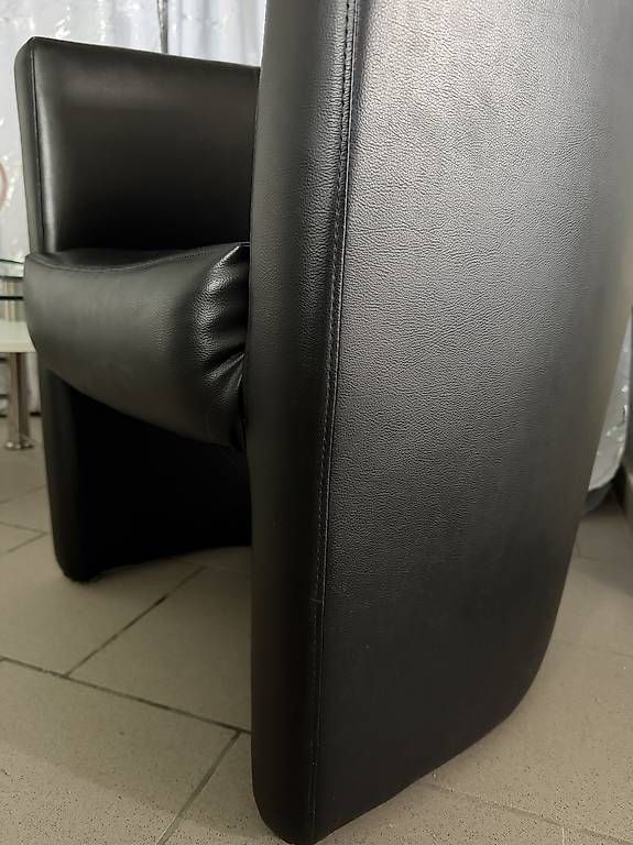 Poltrone: Schwarzer Sessel – Usato da Wilen b. Wil venduto da Valerx 1