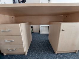 Schreibtisch