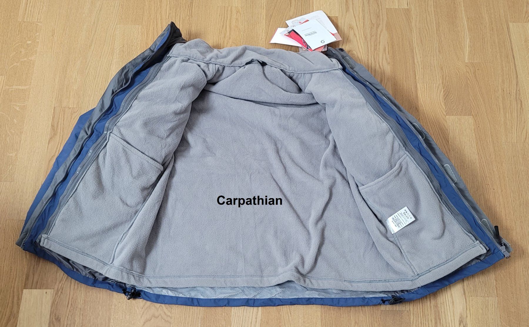 Jacken: Basecamp Allwetter-Jacke, Grösse L **TOP ANGEBOT** – Neu (gemäss Beschreibung) aus Unterlunkhofen von Carpathian 1