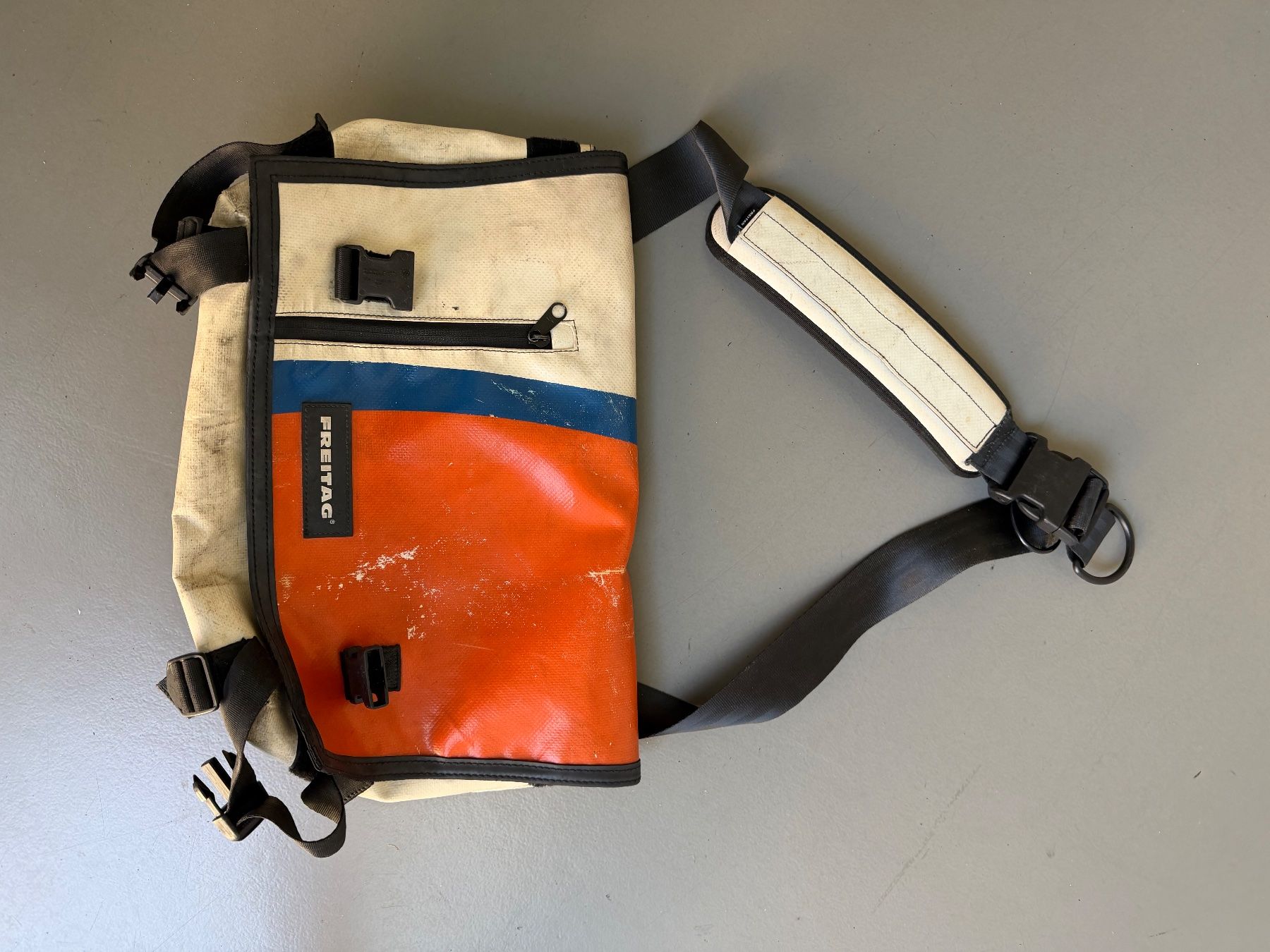 Freitag Taschen: Freitag Tasche – Gebraucht aus Zürich von kirschbluete01