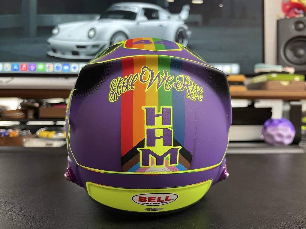 Voitures modèles: LEWIS HAMILTON 2023 MINI BELL HELM REPLICA 1:2 – D'occasion à Goldach par Silversphere 2
