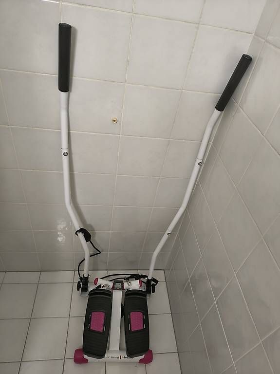 Hometrainer: Stepper neuf HMS S3085 avec élastique pour les bras – Usato da Lausanne venduto da Fabinon 1
