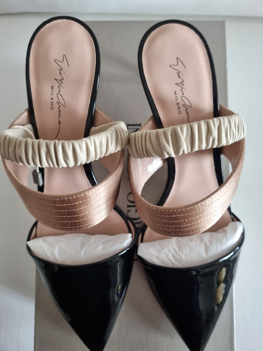 Armani Chaussures femmes: Armani Schue – Neuf (Voir description) à Arbedo par Gyn 4