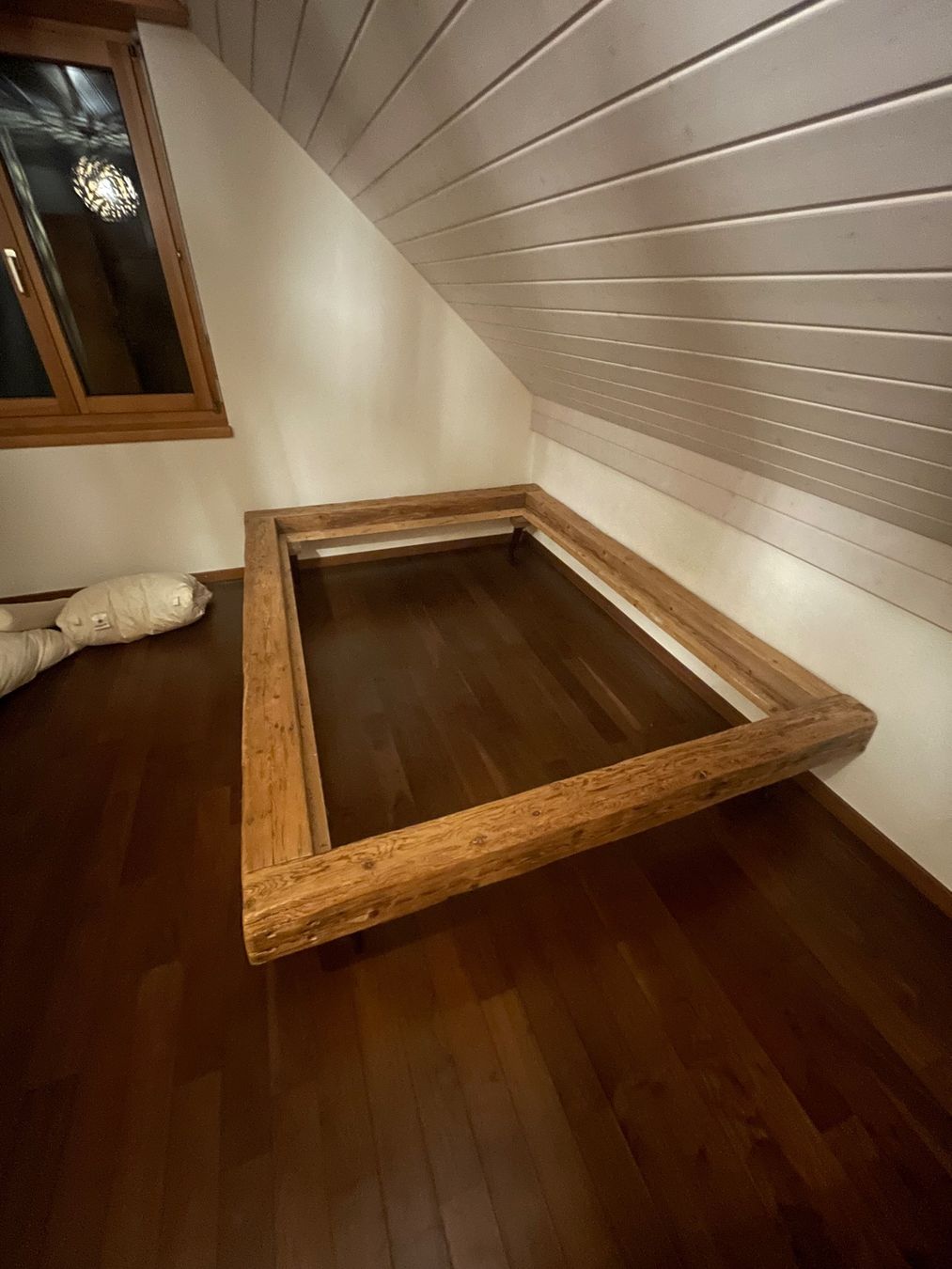 Articoli in legno: Bett, Massivholz, Altholz – Usato da Tagelswangen venduto da Hendrixfloyd 4