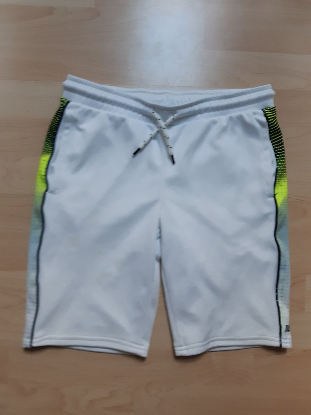 Pantalons: Shorts Grösse 152 – D'occasion à Mülligen par gipseli
