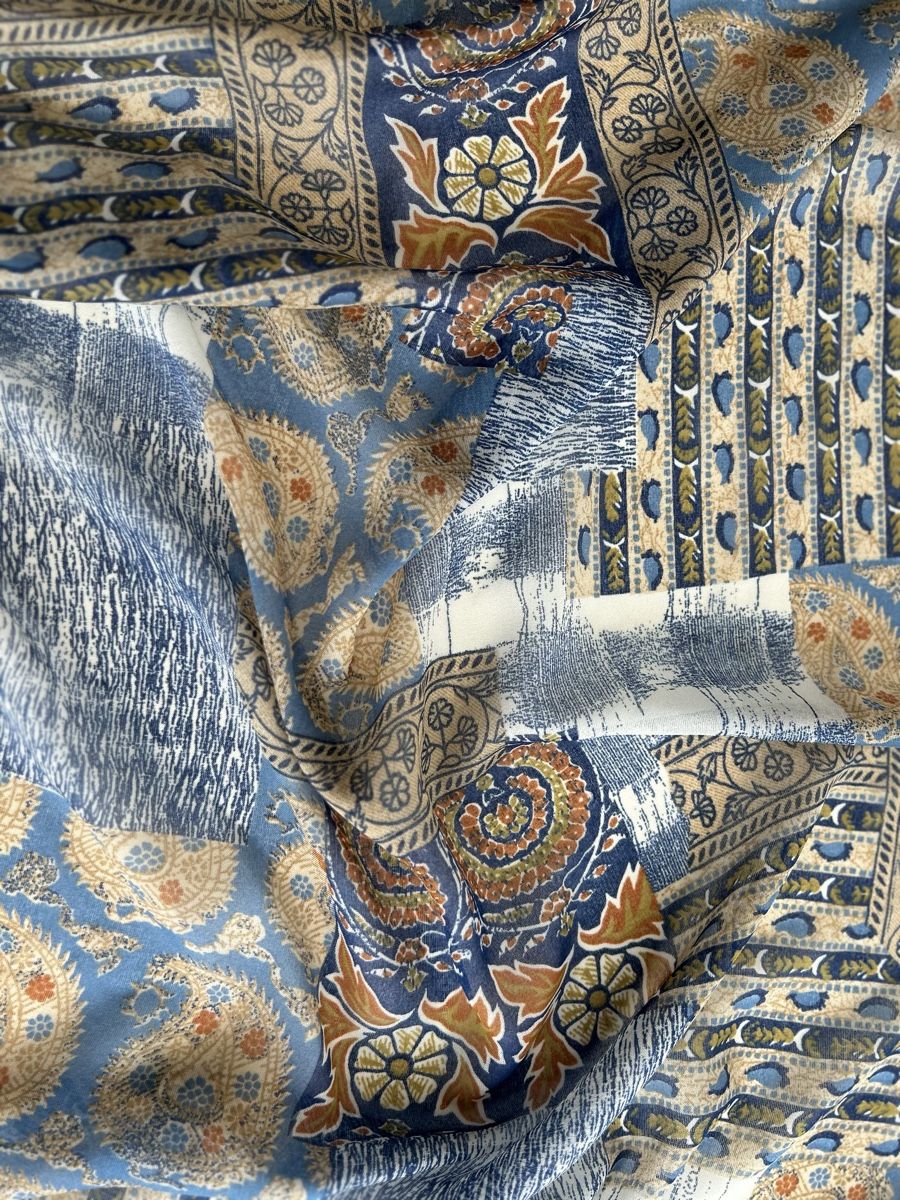 Foulard & Sciarpe: Scarf patterned blue and beige good condition – Nuovo (secondo la descrizione) da Saland venduto da ele_vc96 1