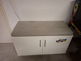 Sitzschrank