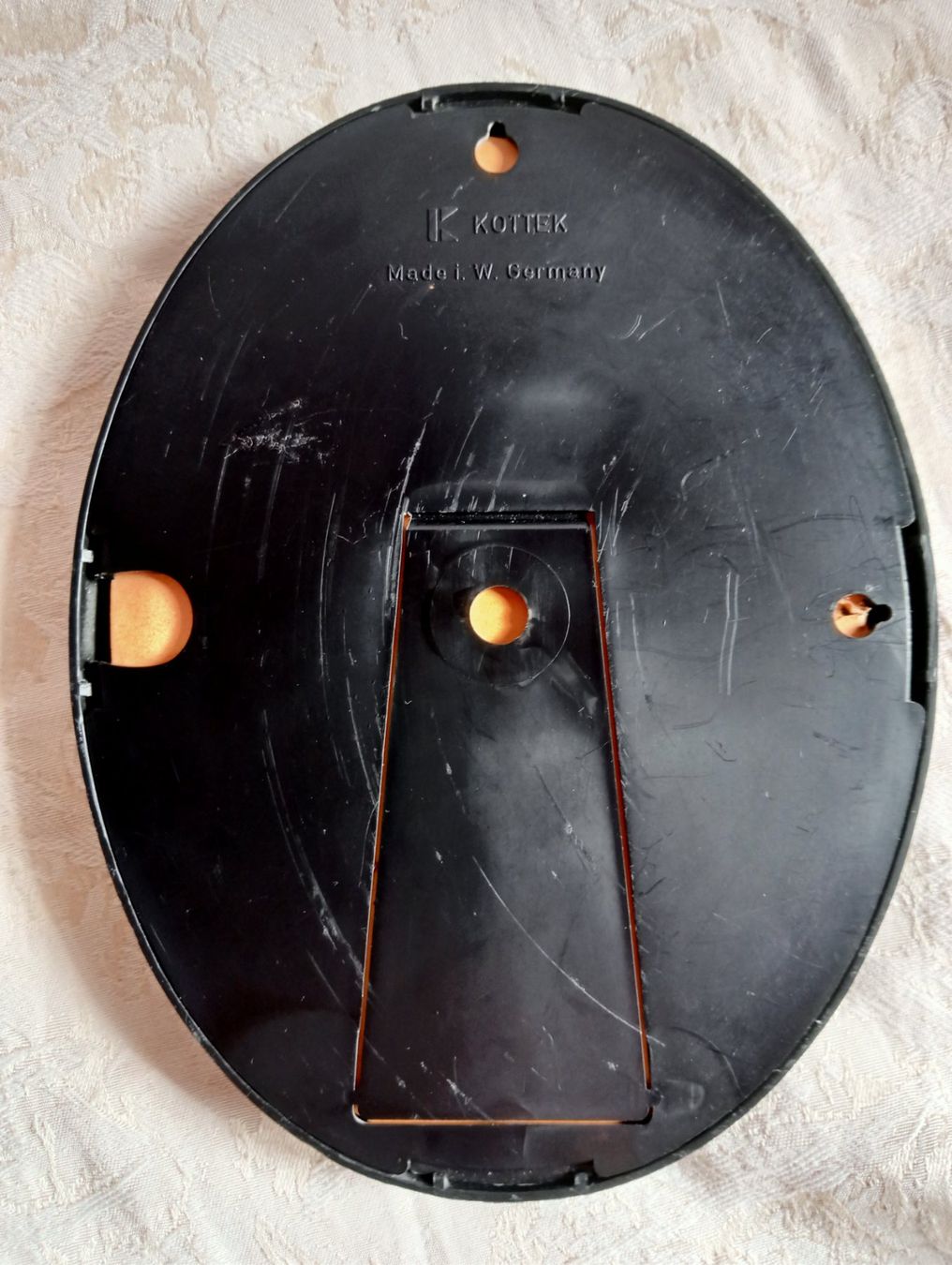 Bilderrahmen: 3er Set Vintage Bilderrahmen mit Bildern Oval Kunststoff – Gebraucht aus Oberdorf BL von Barocki888 7
