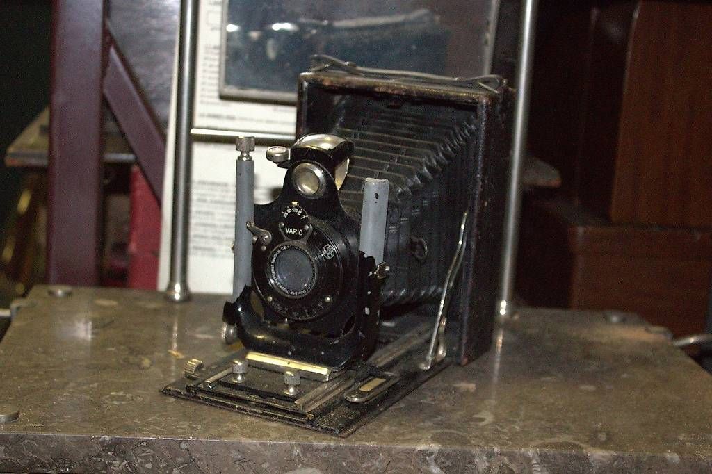 Fotocamera: Vecchia macchina fotografica primi '900 – Usato da Coldrerio venduto da magnan