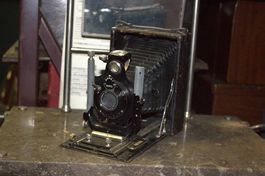 Vecchia macchina fotografica primi '900