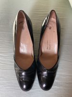 Authentic 1960s black leather vintage pumps Italian Gr 38