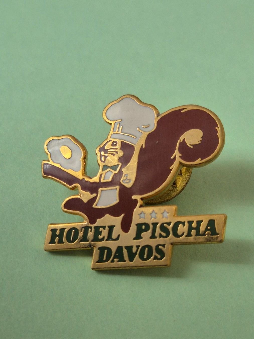 Placchette & Badge: Pin/Anstecker Hotel Pischa Davos – Usato da Seewen SZ venduto da SuperpumaDisplayTeam