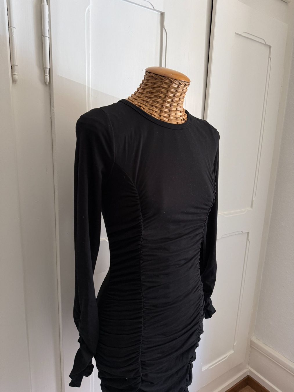 Vestiti: HEART HIPS - Kleid schwarz gerafft S – Usato da Zürich venduto da Diazaio 1