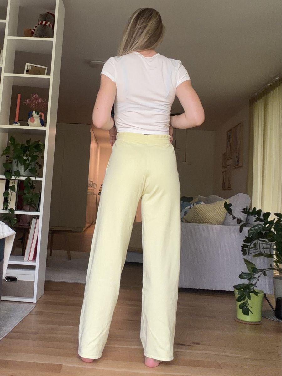 Hugo Boss Pantaloni: HELLGELBE HUGO FREIZEITHOSE – Usato da Zürich venduto da dbu_s8p2 1