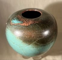 Sublime Vase Boule d'Artiste en Grès Raku Enfumé & Turquoise