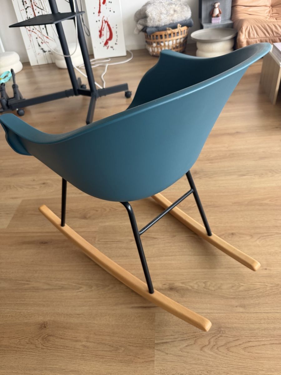 Sedie: Blue Rocking Chair Modern – Nuovo (secondo la descrizione) da Lausanne venduto da yan_6bmg 2