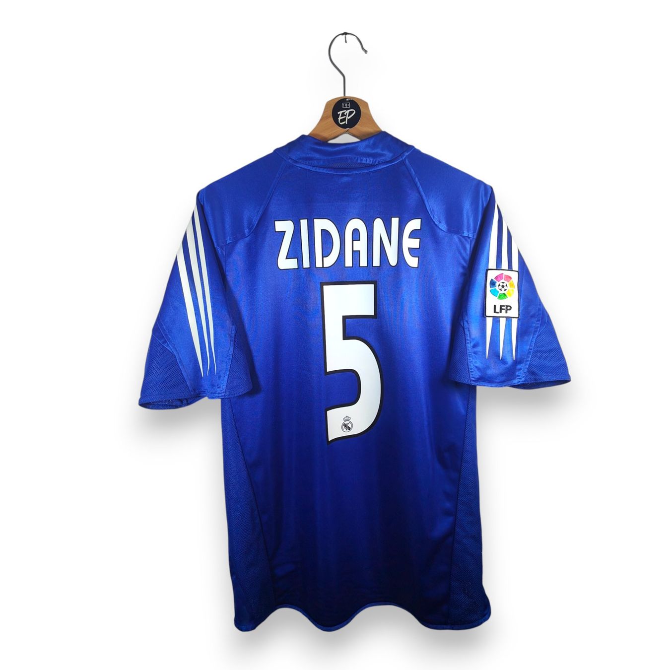 Real Madrid Canottiere & Pantaloni: Original 2004-05 Real Madrid Third Trikot Zidane – Usato da Martigny venduto da eternalpitch