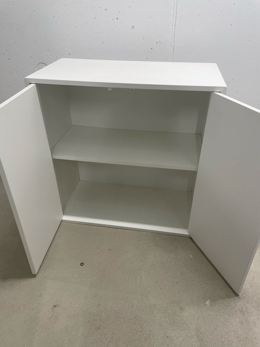 Armadi: White cabinet with two doors, used – Usato da Thalwil venduto da agg_9656 2