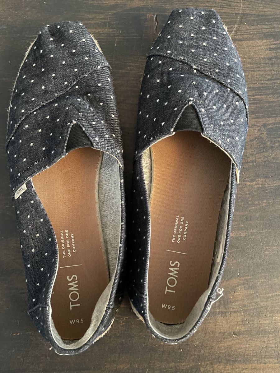 Toms Damenschuhe: Toms Schuhe Grösse 7.5 / 41 – Gebraucht aus Rotkreuz von Rajah