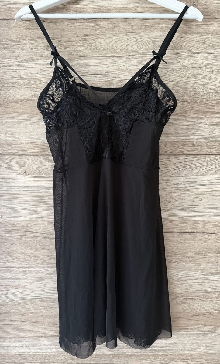 Altra biancheria intima: Schwarzes Negligee mit Spitze, Grösse M/L – Usato da Au ZH venduto da FMRF