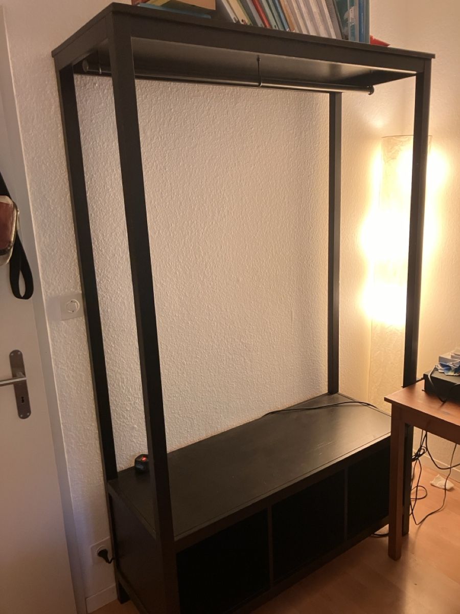 Guardaroba: Holz-Garderobe – Usato da Liebefeld venduto da Raidolon 1