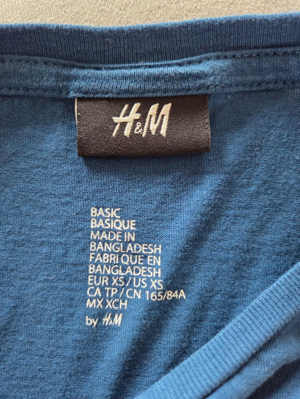 H&M T-shirt: H&M Basic T-Shirt XS Dunkelblau 100% Baumwolle – Usato da Rothenburg venduto da RaphiS549 2