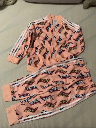 Adidas Trainer Gr. 98/104, Mädchen, Top Zustand