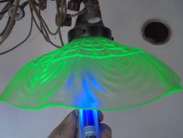 Rarität, alte kleine Uran Glas Hängelampe