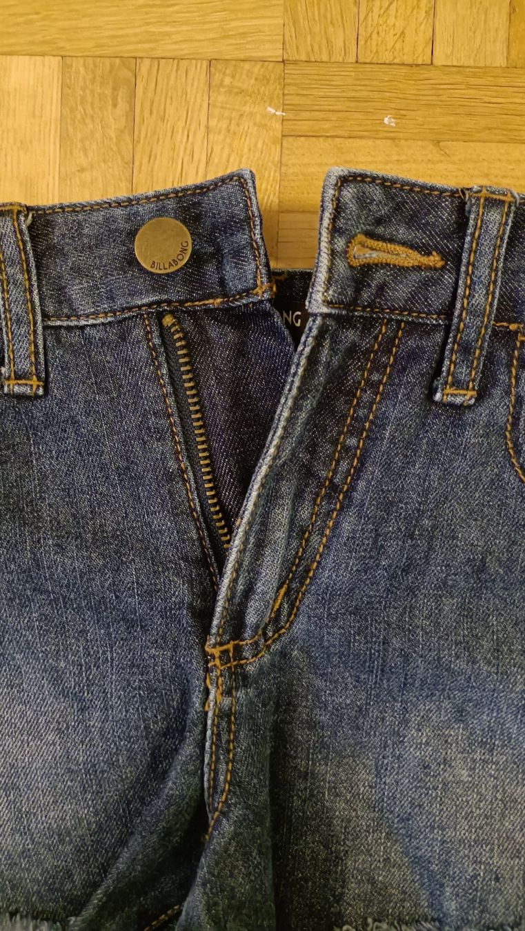 Jeans: Jeans Shorts Billabong Gr. 24 – Nuovo (secondo la descrizione) da Dübendorf venduto da Me_sa 1