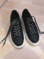 Guess Turnschuhe schwarz Grösse 42 NEU