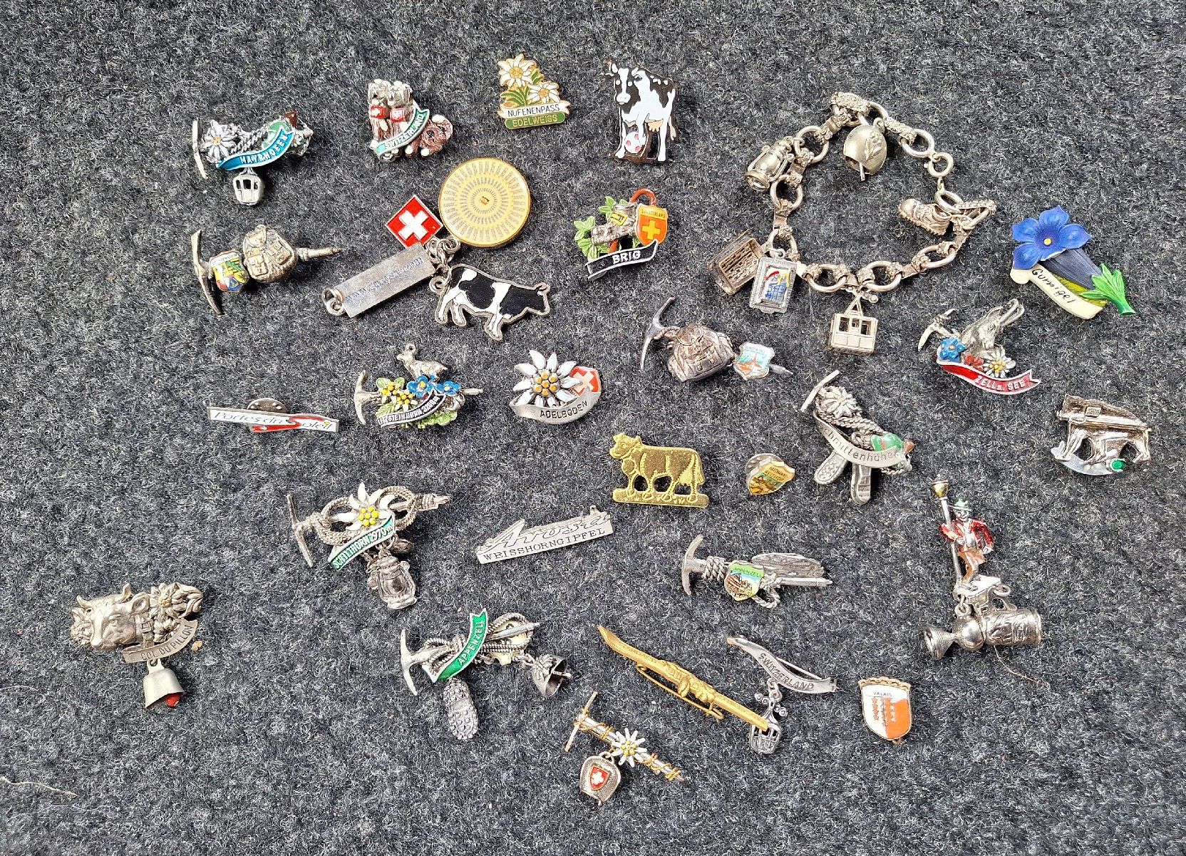 Broschen & Nadeln: VINTAGE ANSTECKNADELN SAMMLUNG  – Gebraucht aus Niederwangen BE von pfiff02