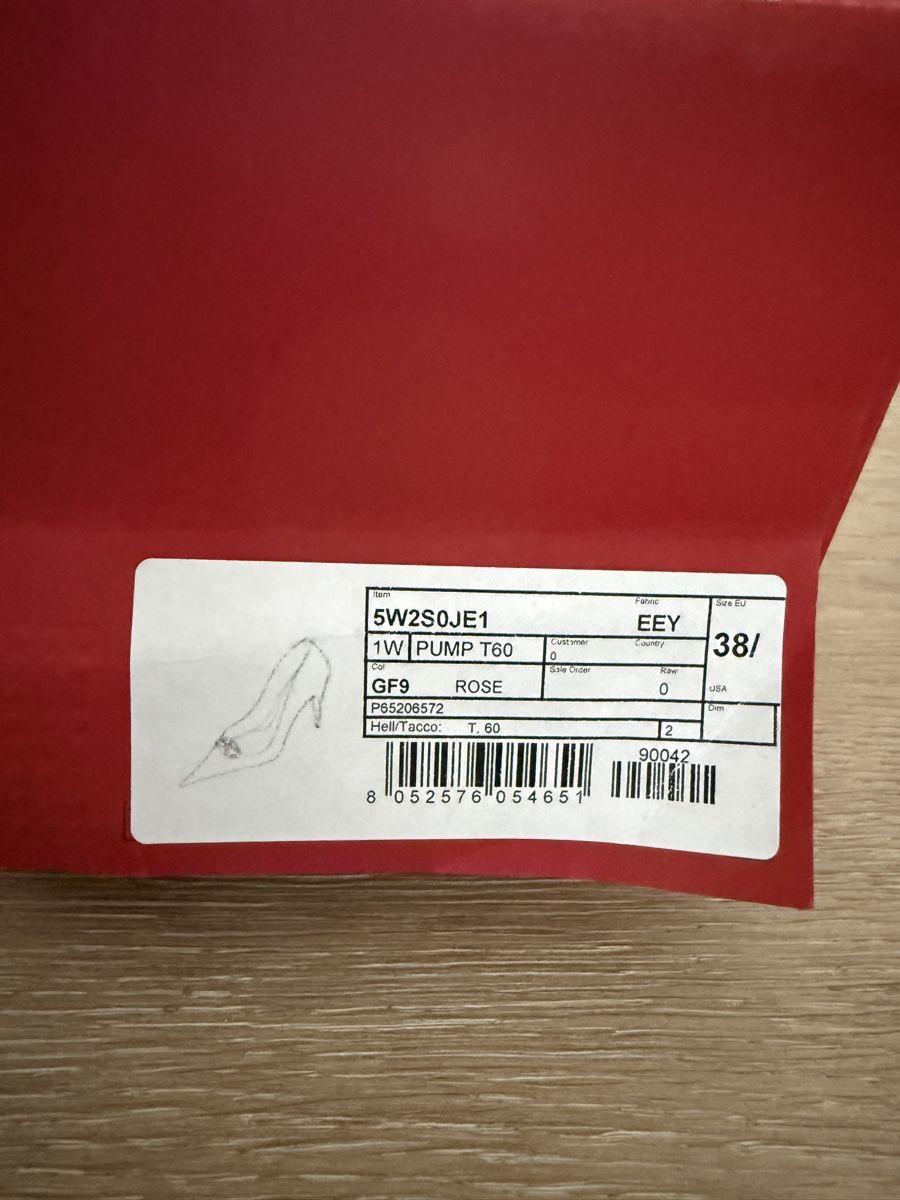 Valentino Scarpe da donna: Valentino Garavani Pumps - Grösse 38.5  – Nuovo e nell'imballaggio originale da Oberentfelden venduto da mir_6dfk 5